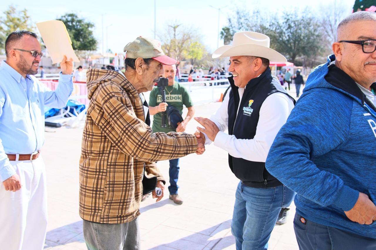 Agradece Chano Díaz a sabinenses cumplidos