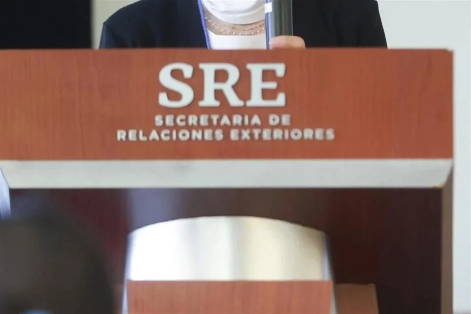 Denuncian falta de pago empleados del Servicio Exterior