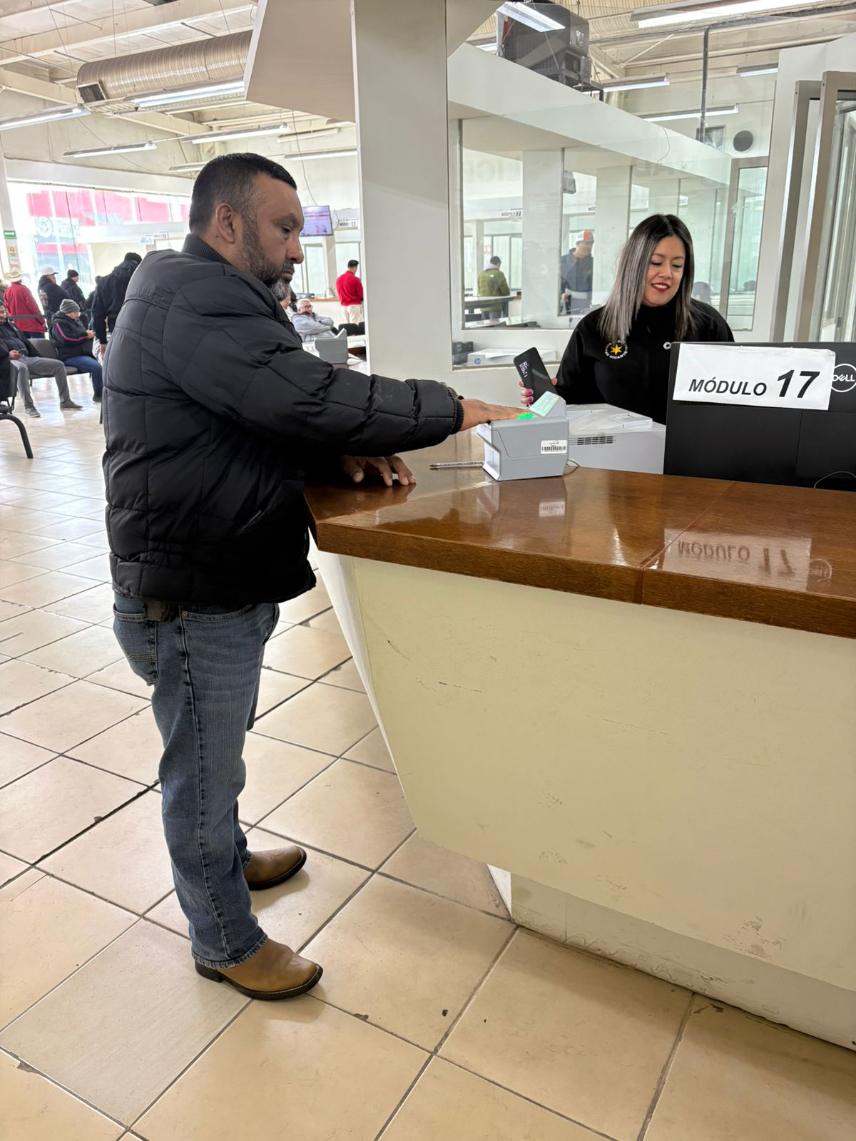 Citan a prestanombres de vehículos legalizados