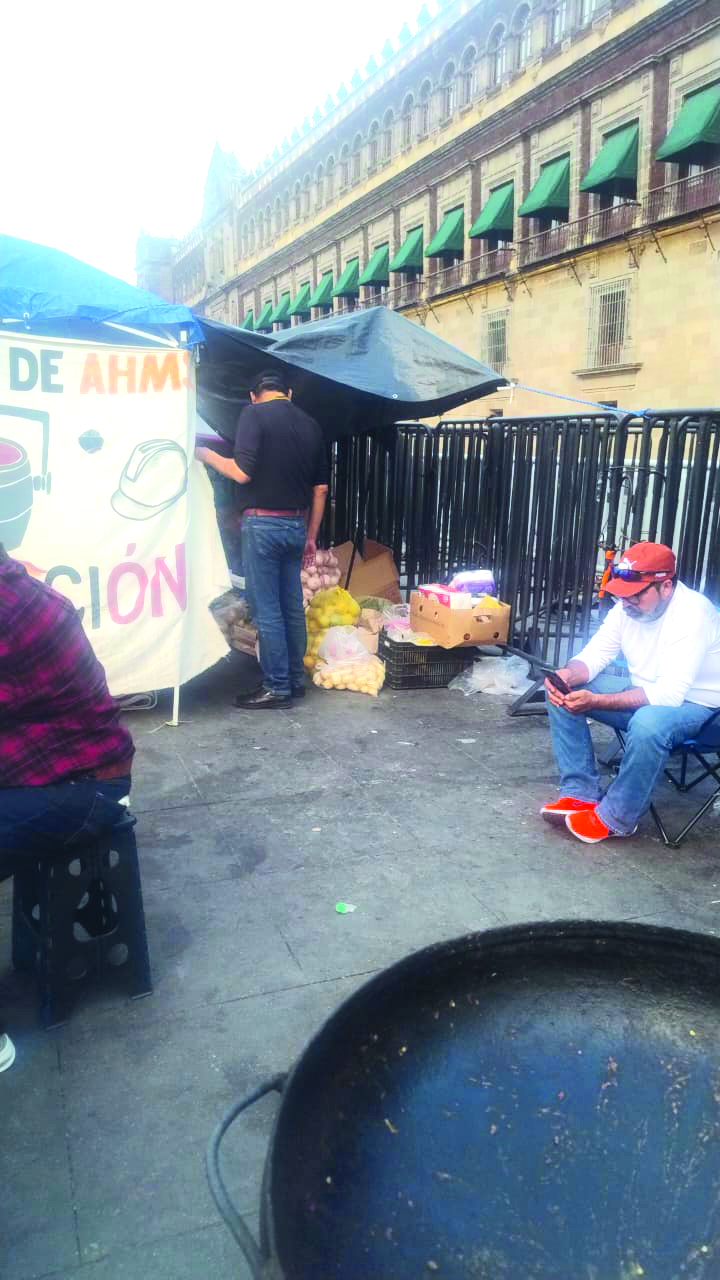 Confían ex obreros se abra puerta de Palacio