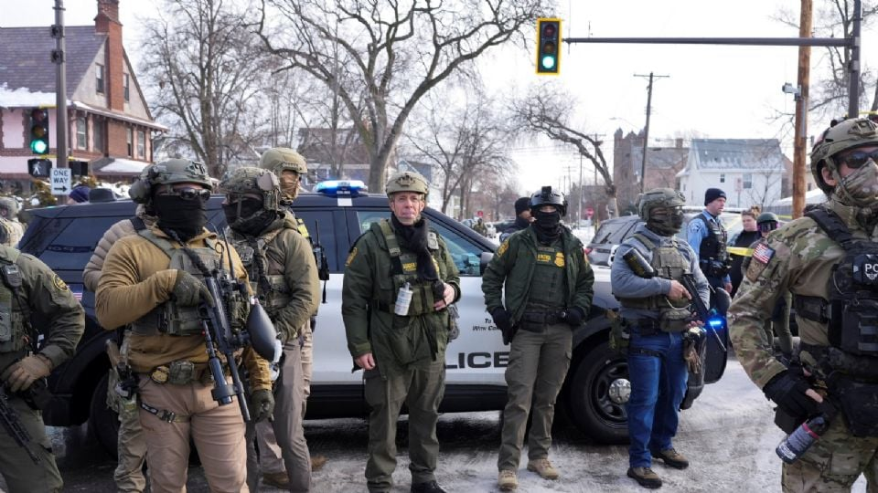 Fallece mujer por disp*ros de ICE durante redadas en Minnesota que acumulan mil migrantes detenidos
