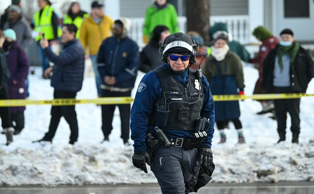 «Váyanse al c*rajo»: alcalde de Minneapolis a ICE tras tiroteo; Inmigración afirma que actuó en defensa propia al abatir a mujer de EU