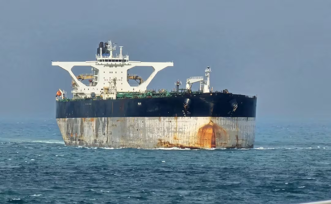 China denuncia incautación de petrolero ruso; defiende cooperación energética con Moscú