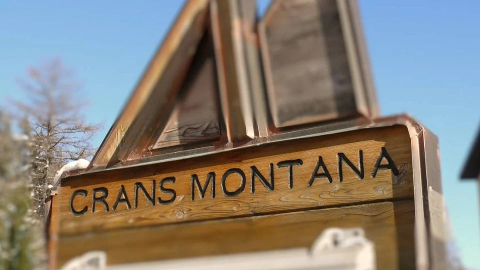 Interrogan a propietarios franceses del bar que se incendió y dejó 40 personas sin vida en Suiza
