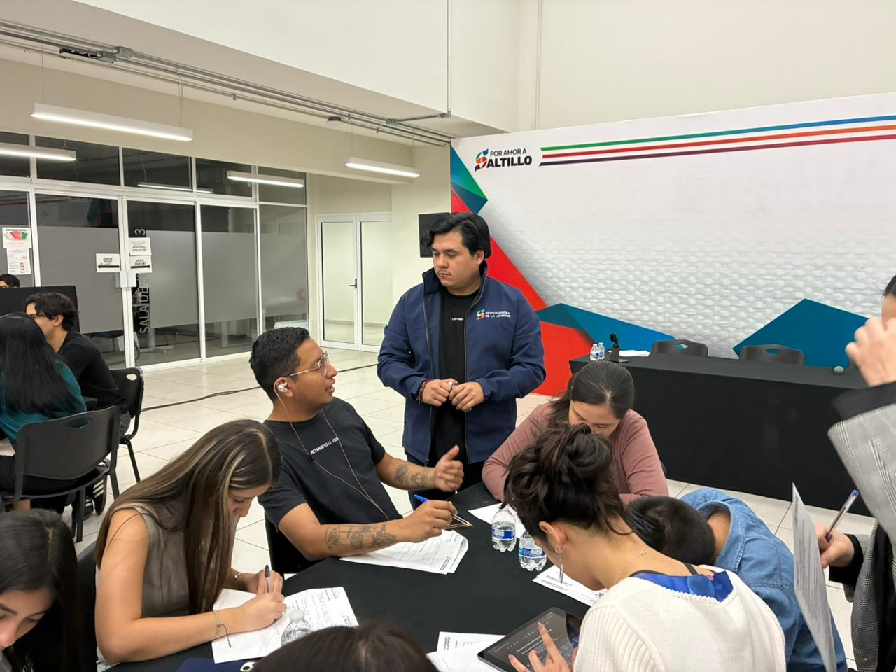 Escucha Gobierno de Javier Díaz a las y los jóvenes