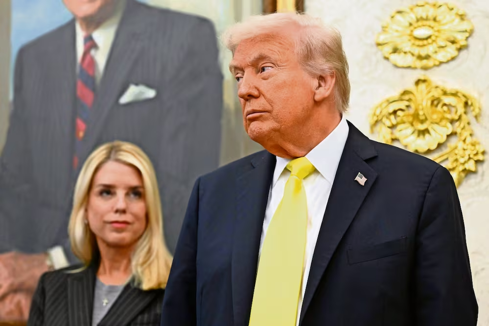 Irán aspira a la libertad y EU está «listo para ayudar», afirma Trump; ha advertido que podría ordenar ataques militares