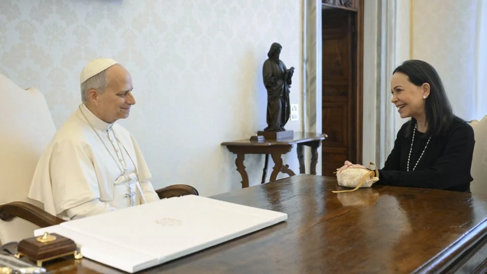 El papa León XIV recibe a la opositora venezolana María Corina Machado en el Vaticano