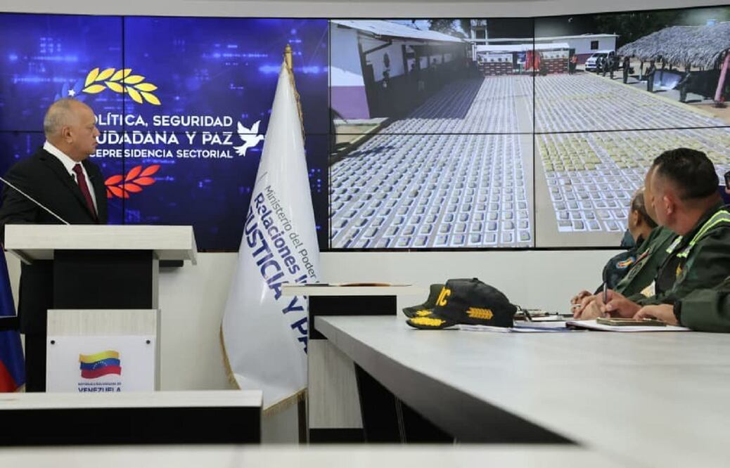 Aumenta cifra de m*ertos a más de 100, tras ataque de EU en Venezuela; autoridades trabajan en identificación, afirman
