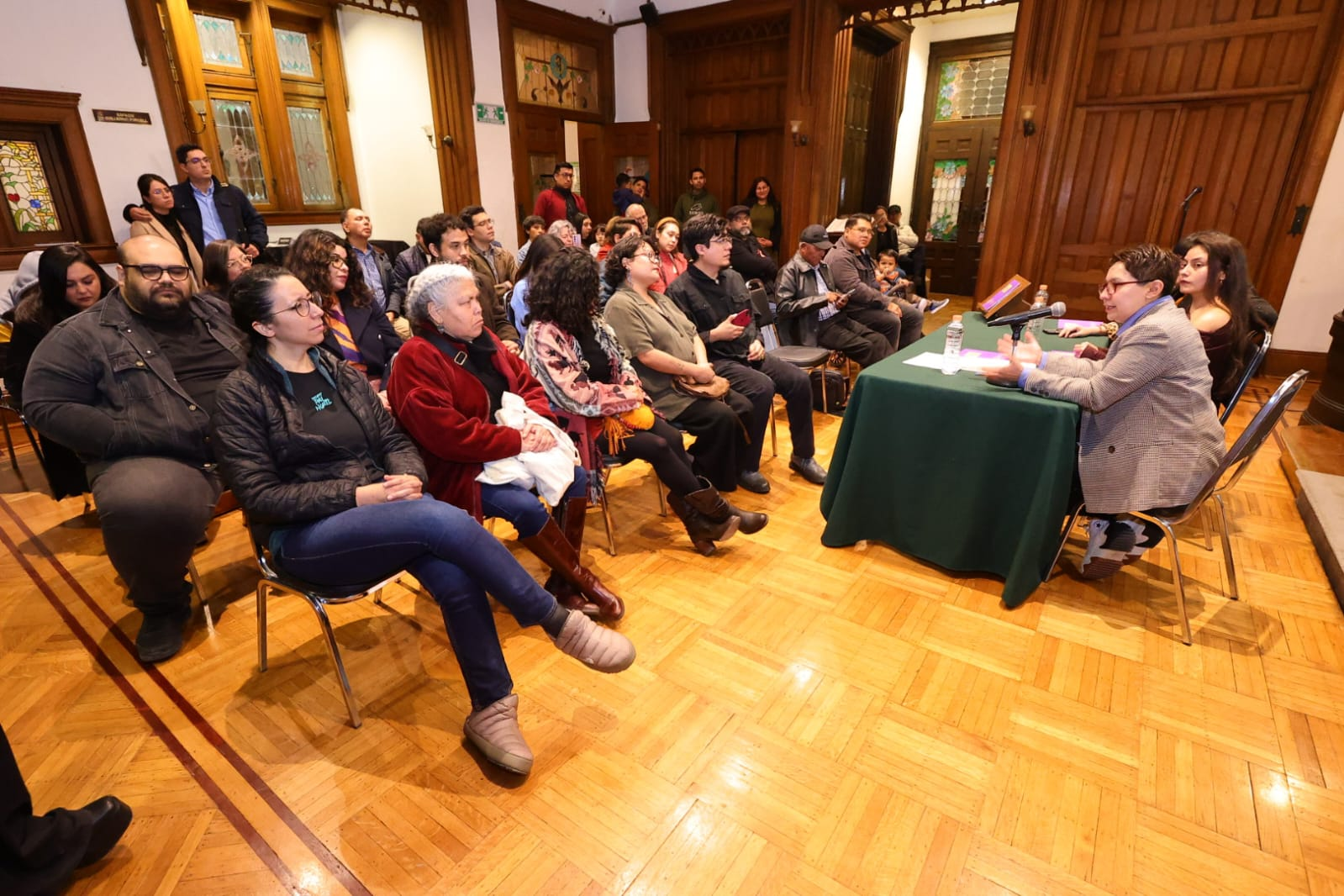 Presentan el libro “Las Miniaturas de Quién” de Primavera López Colunga