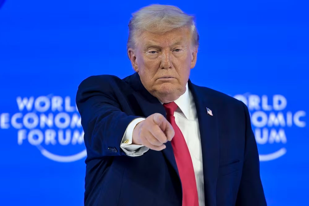 «Canadá vive gracias a Estados Unidos»: Trump; expresa su «desagrado» con el discurso de Mark Carney en Davos
