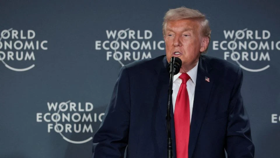 Trump amenaza a Canadá con aranceles del 100% por acuerdo comercial con China