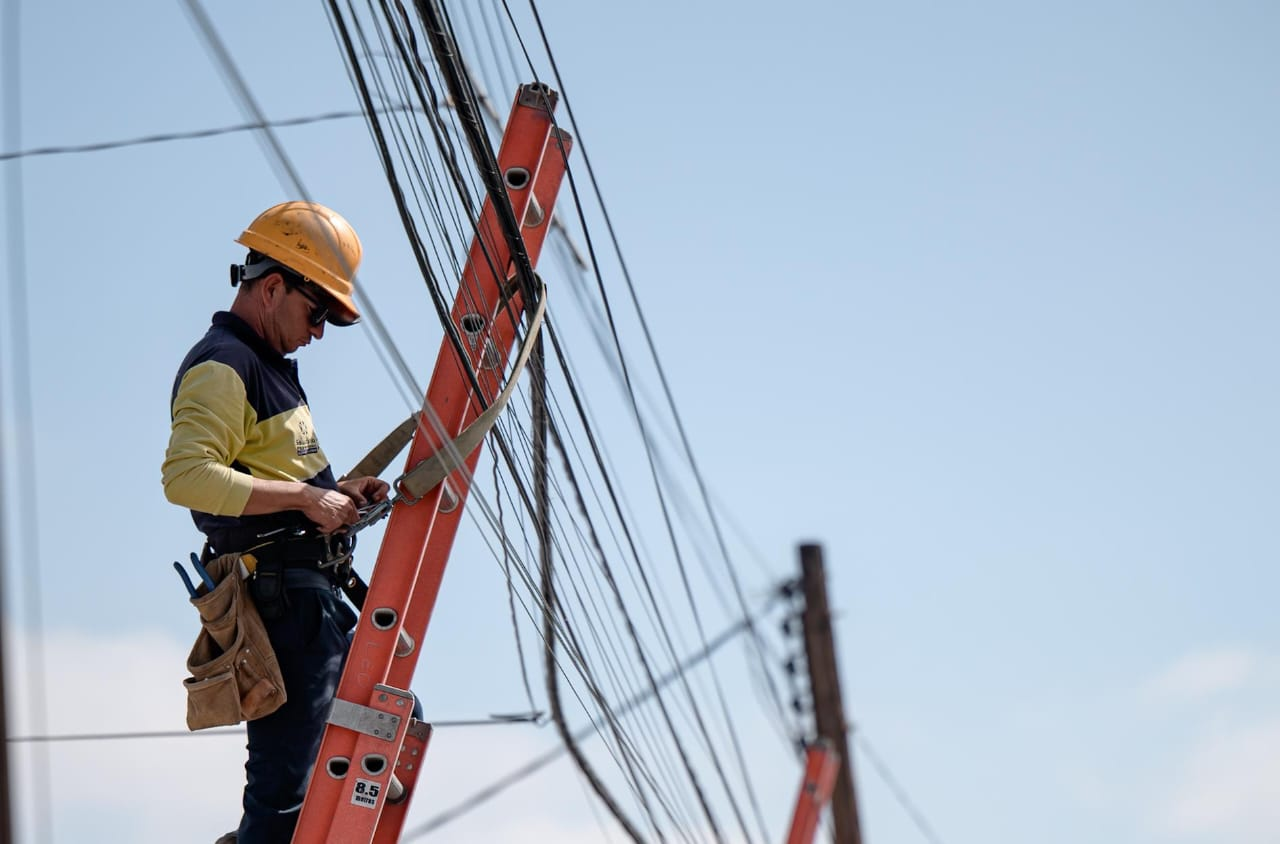Retira Municipio más de 13 mil metros de cableado en desuso