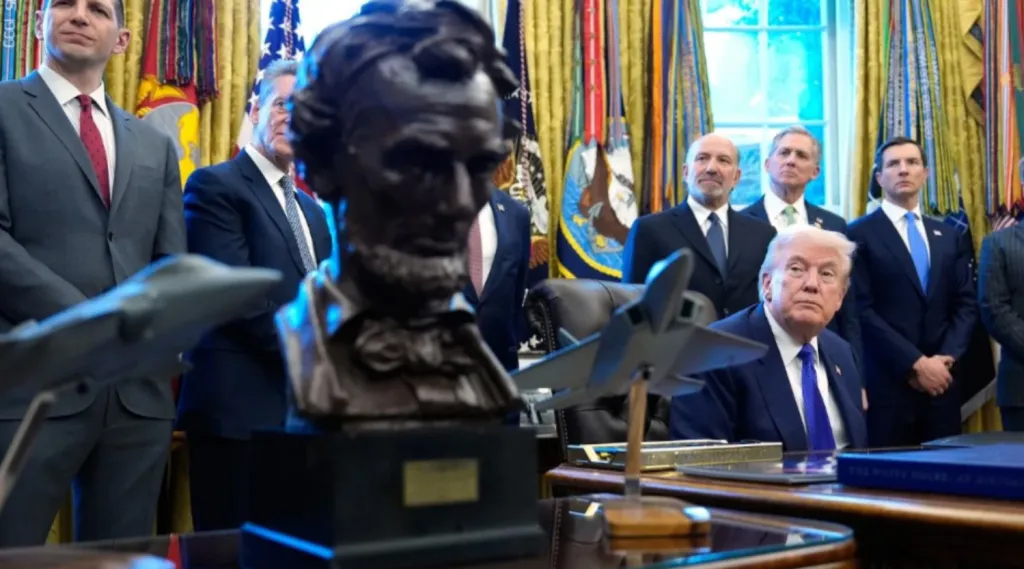 Celebra Trump…¡invasión de México y cesión de territorios!