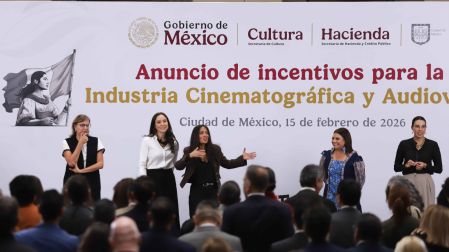 Busca Salma Hayek «limpiar» la imagen de México en nueva película