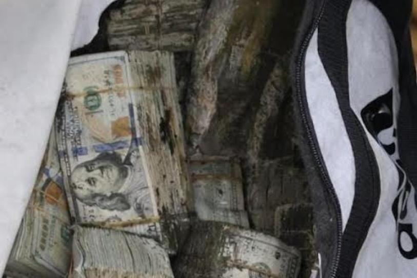 Iba cargado; pero con más de 700 mil dólares