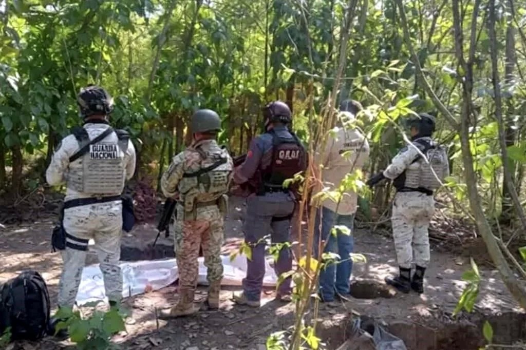 Hallan fosa con seis cuerpos en Tabasco