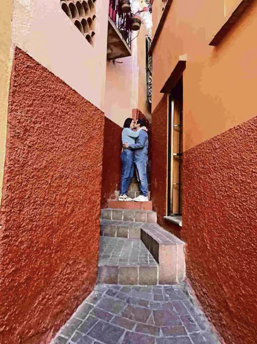 El Callejón del beso y la tradición que no muere