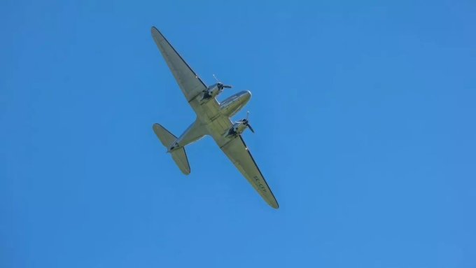 Aterriza avión militar de EU en México
