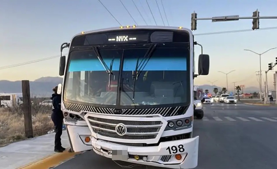 Camionazo deja nueve lesionados