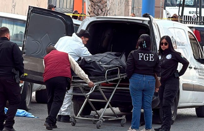 La sorprende la muerte caminando a su trabajo