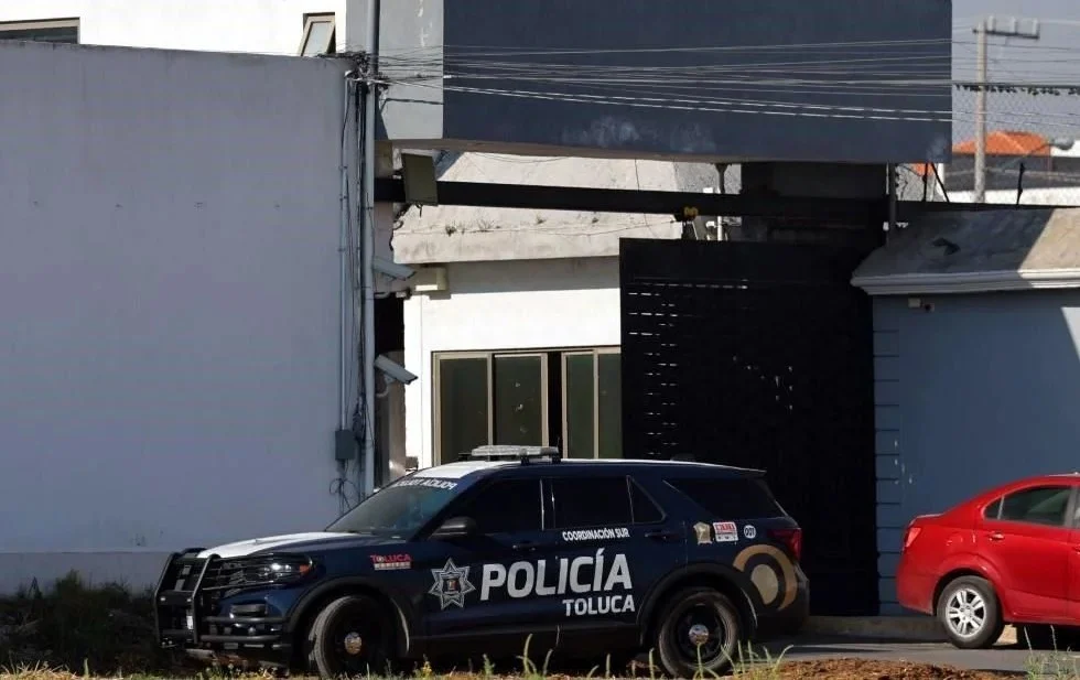 MATA JOVEN A SU PAPÁ Y HERMANO EN TOLUCA