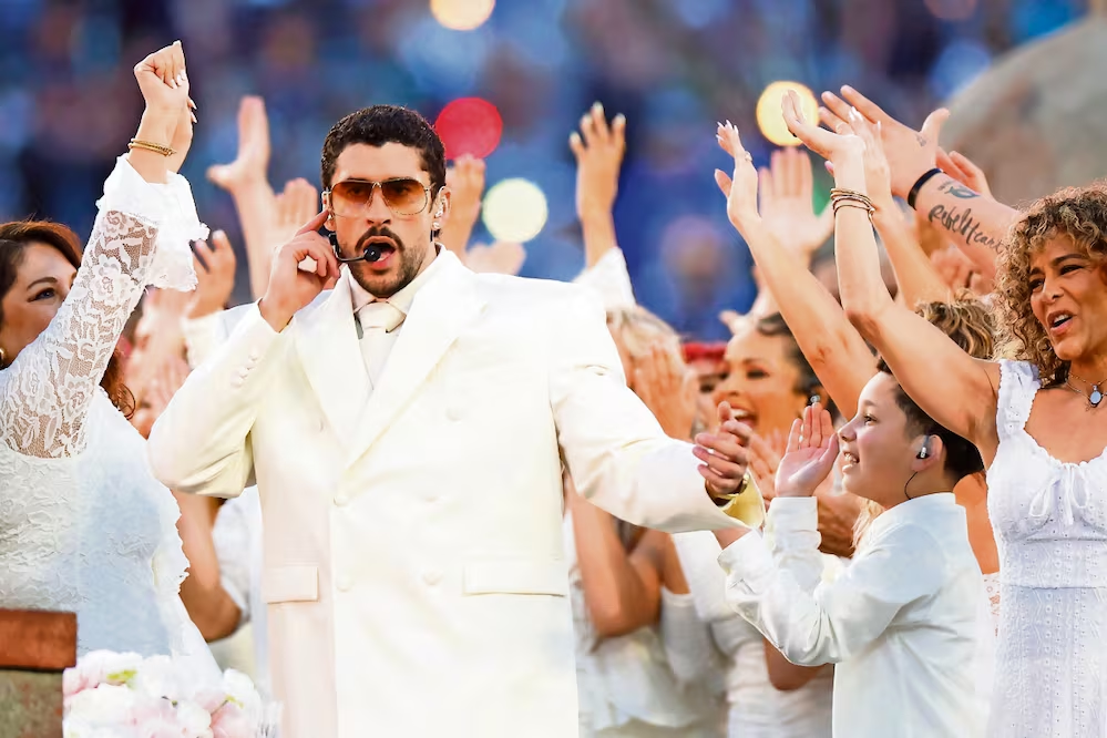 Congresistas republicanos piden multar y «encerrar» a Bad Bunny por show del Super Bowl; acusan «innombrables depravaciones»