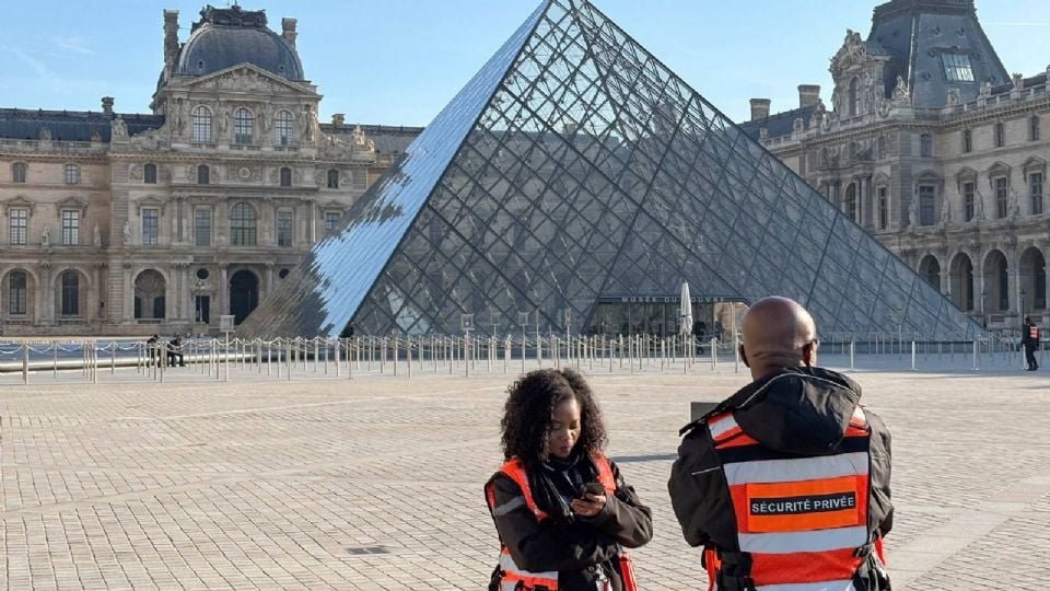 Redada policial revela fraude en entradas y con guías turísticas en el Louvre; detienen a nueve personas