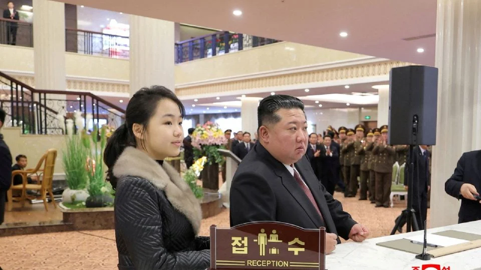 La hija de Kim Jong-un podría ser nombrada futura líder de Corea del Norte, devela la agencia de espionaje de Seúl