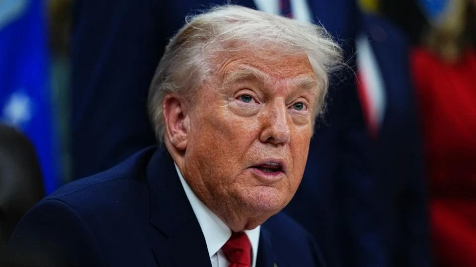 “No queremos que envíes petróleo”: Trump afirma que Sheinbaum frenó suministro a Cuba tras su advertencia