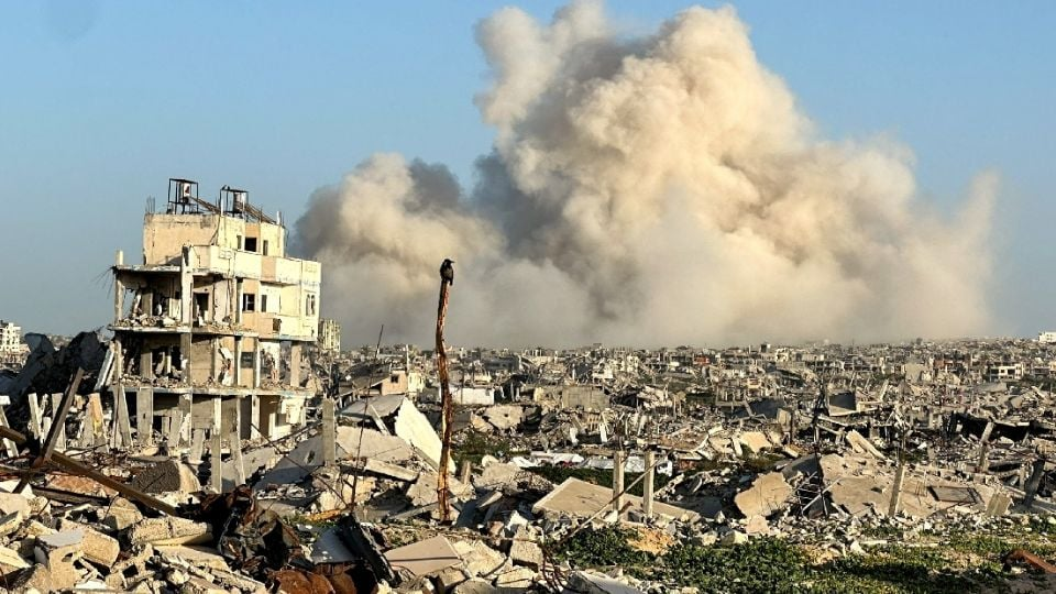 Ataques aéreos en el norte y sur de la Franja de Gaza m*tan al menos a nueve personas