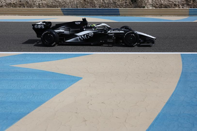 F1 2026: «Checo» Pérez sufre problemas el miércoles en los test de Bahréin y finaliza último