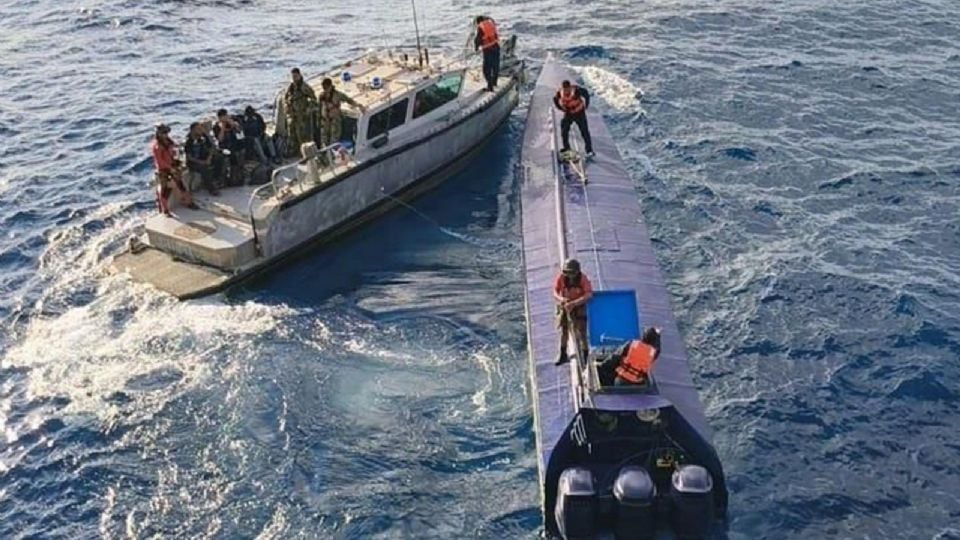 México intercepta semisumergible en el Pacífico con más de cuatro toneladas de c*caína