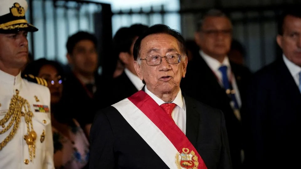 Nuevo presidente de Perú carga numerosas imputaciones por corrupción y polémicas