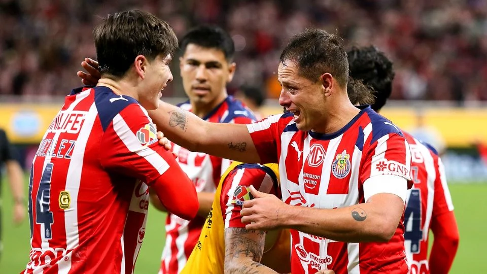 ‘Chicharito’ rompe el corazón a fans de Chivas y desata polémica al no considerar al equipo entre sus favoritos