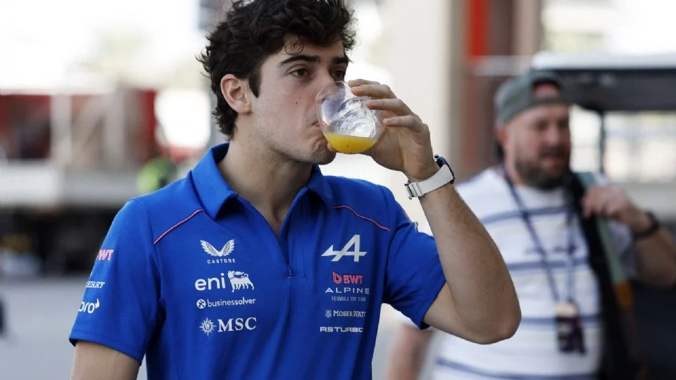 Exhiben fuerte regaño al piloto Franco Colapinto de parte del jefe del equipo Alpine de Fórmula 1: “Me importa un bledo, tú eres el problema”