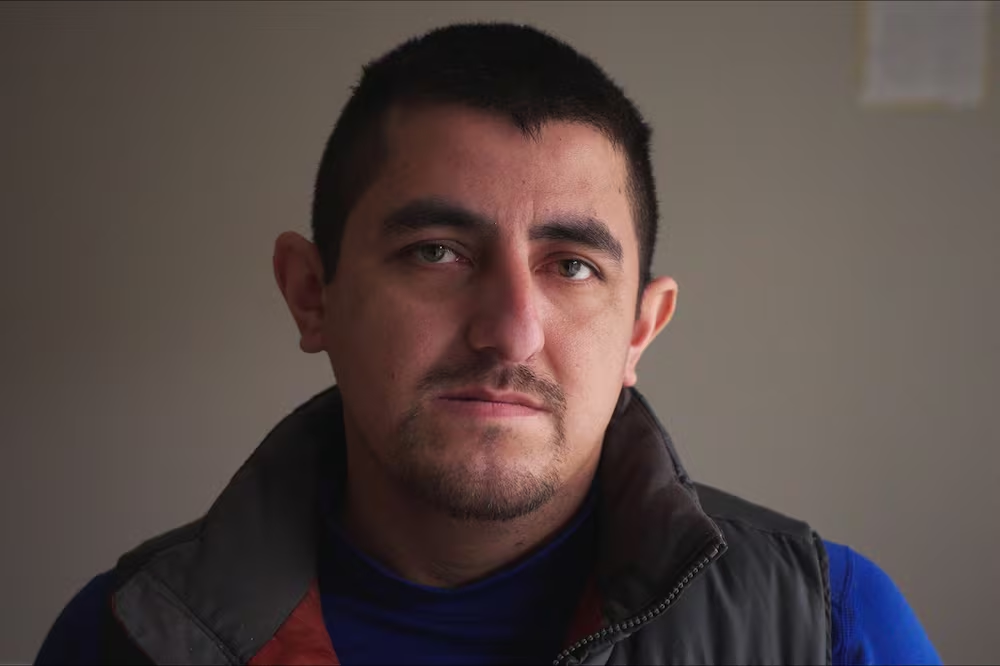 Migrante mexicano con 8 fracturas en el cráneo durante arresto de ICE dice que golpiza fue injustificada; “nunca hubo una pared”