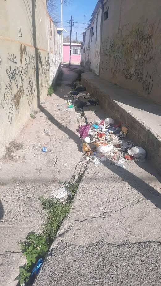 Nueva Rosita, entre la basura y falta de agua