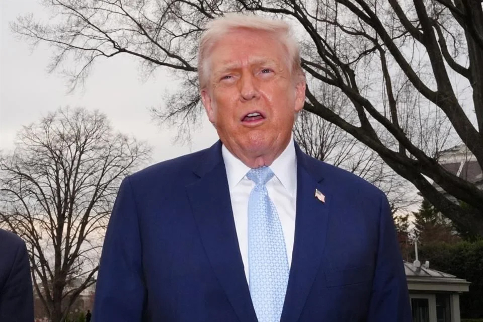 Amaga Trump con ‘aniquilar’ plantas de energía si no abre Irán la vía marítima
