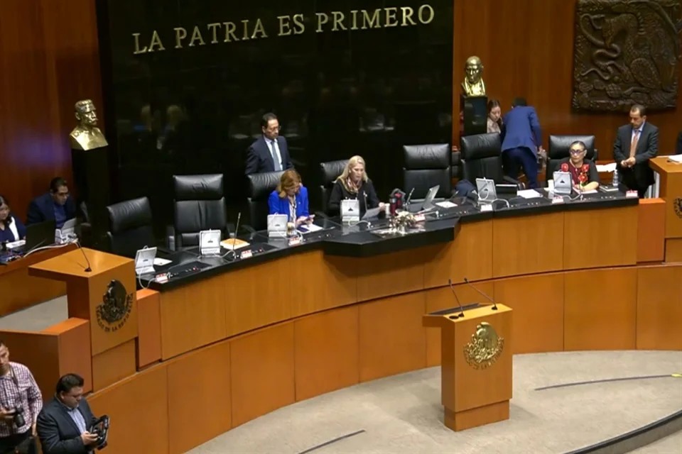Avalan en Senado acotar pensiones a ex burócratas