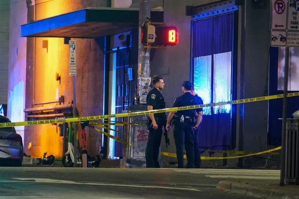 Hay tres muertos por tiroteo en bar de Texas
