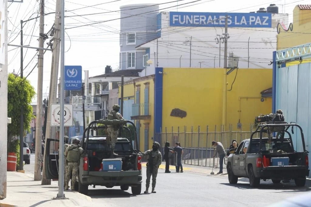 Vigilan funeraria por velorio de ‘El Mencho’
