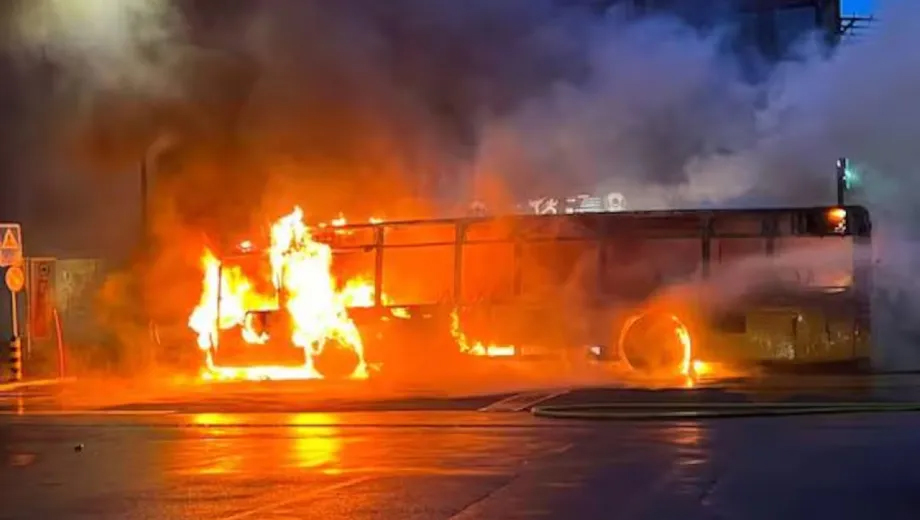 Fallecen seis tras incendiarse un autobús en Suiza