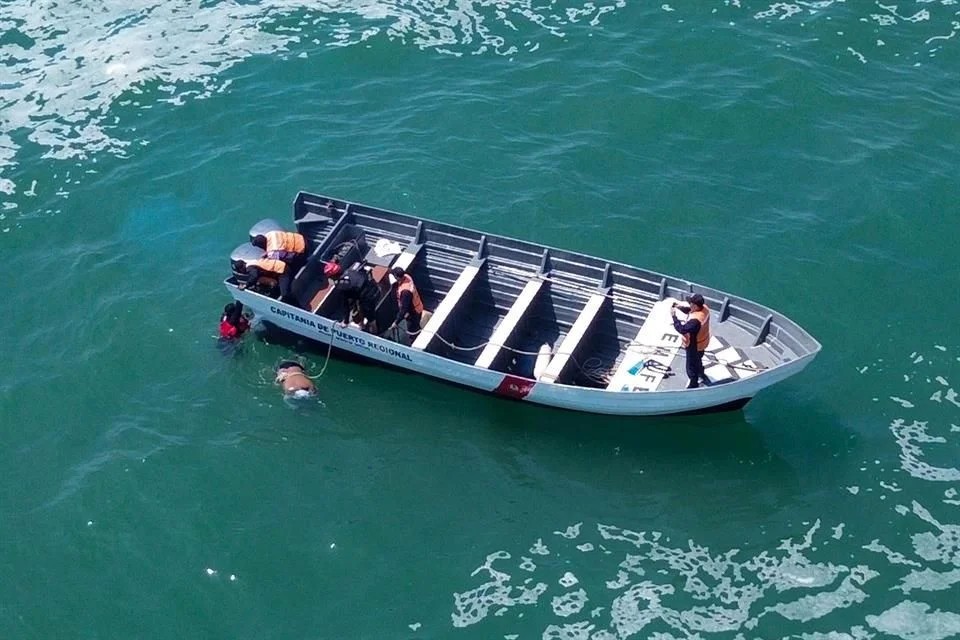 Hallan muertos a pescadores arrastrados por olas en Acapulco