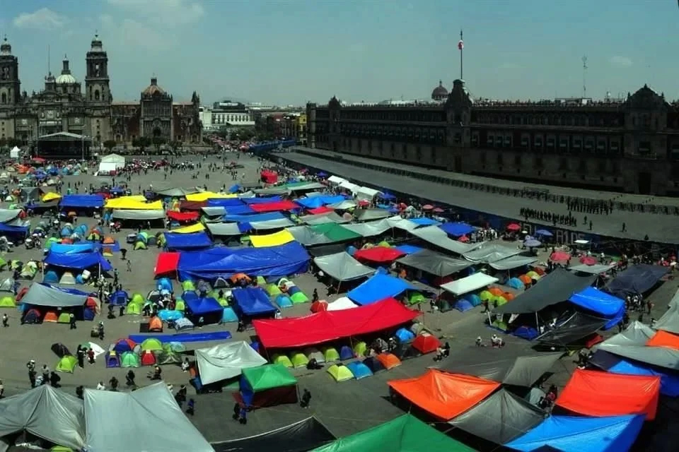 Se instalan maestros en el Centro Historico