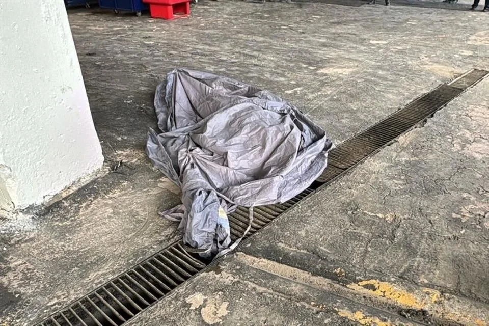 Muere aficionado por saltar de segundo piso en Estadio