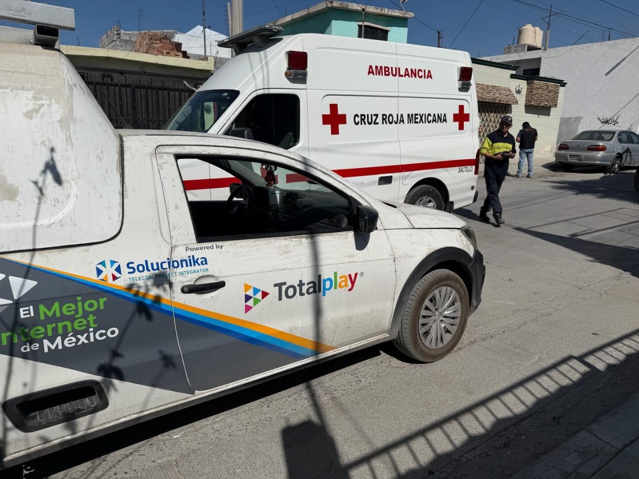 Cae trabajador de más de dos metros