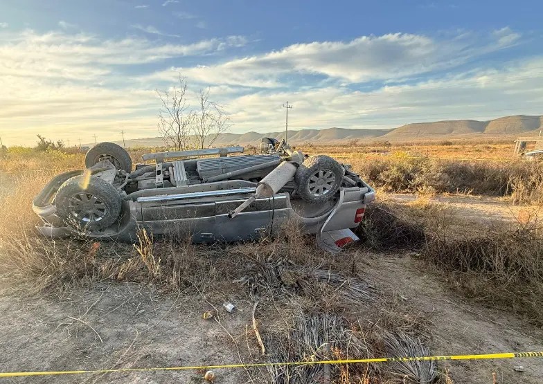 Muere hombre en trágica volcadura