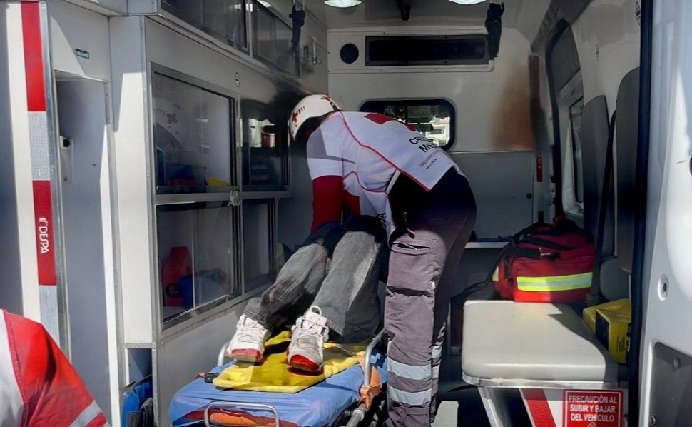 Quedan lesionados par de jóvenes en choque