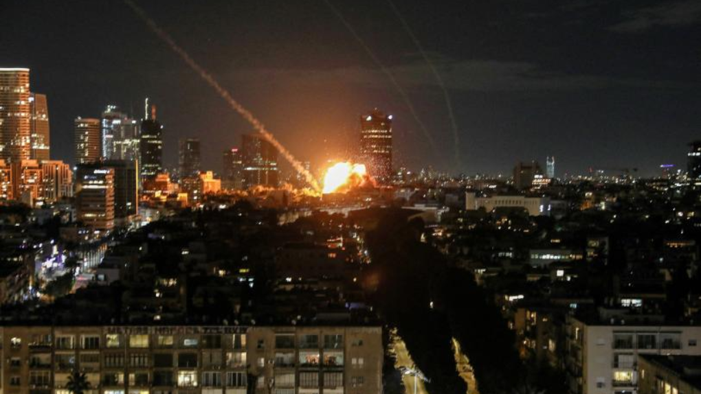 Israel acusa a Irán de usar misiles de racimo contra civiles
