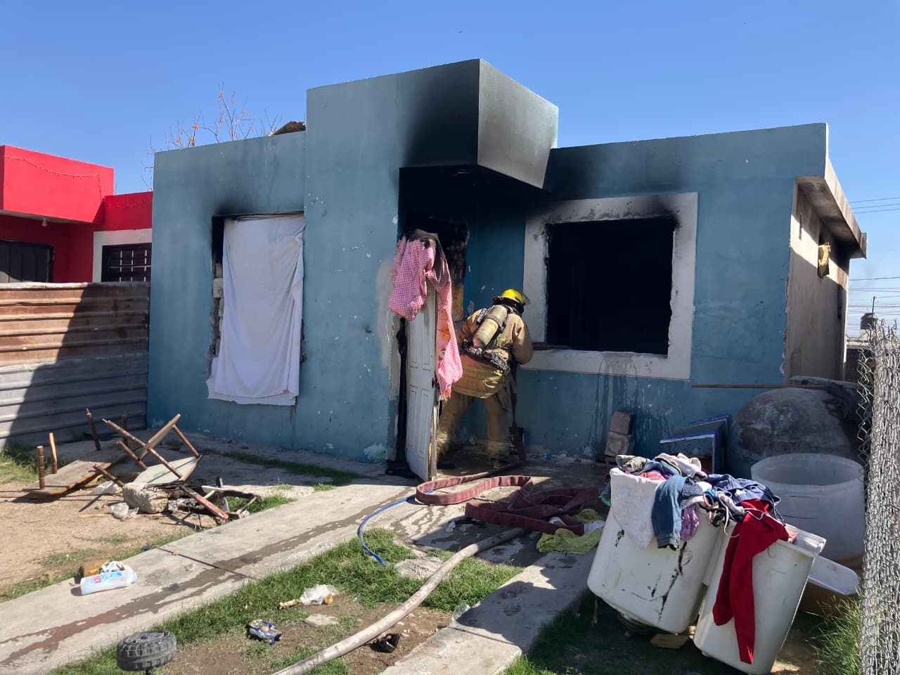 Termina discusión en incendio de vivienda